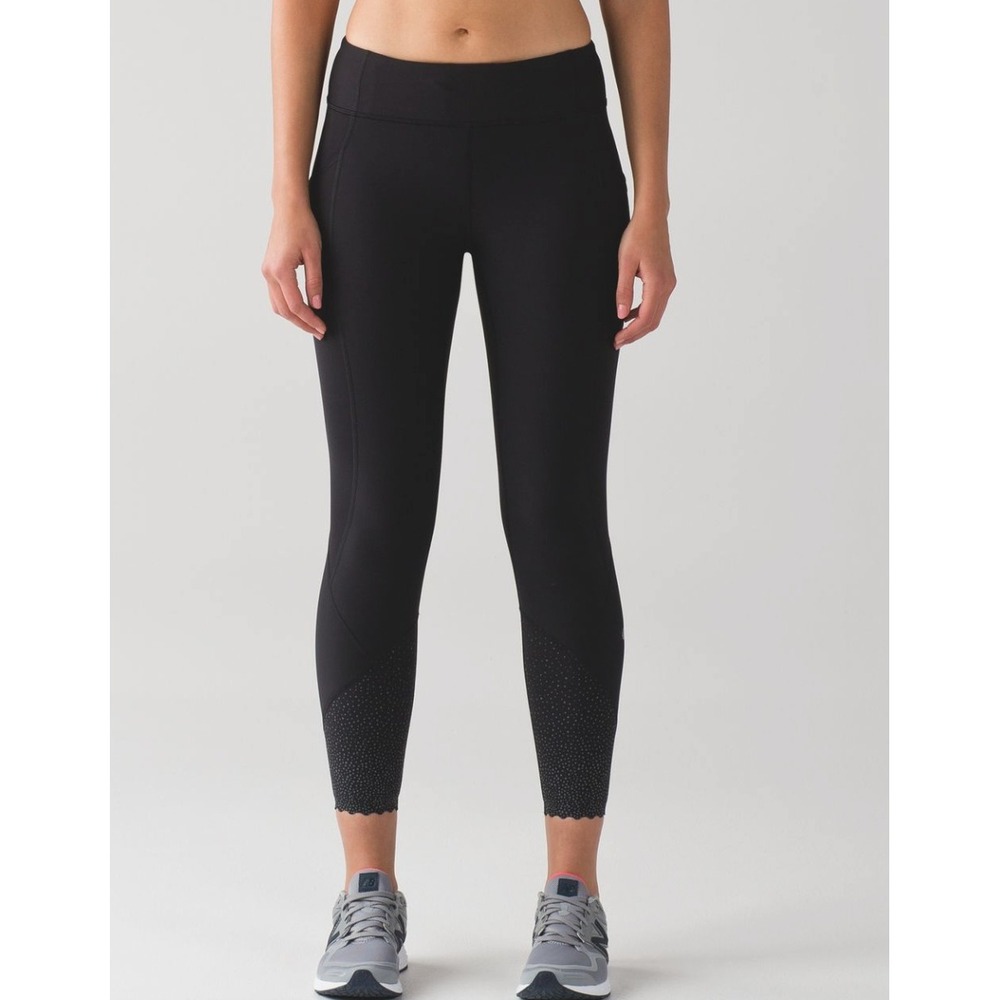 Lululemon Tight Stuff Tight Women's Size 8 Athleisure Activewear Minimalist EUC